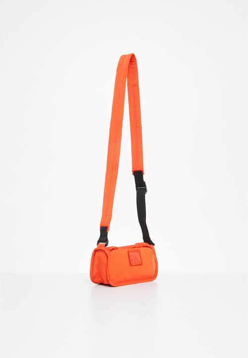Calvin Klein - City nylon ew camera - coral orange
