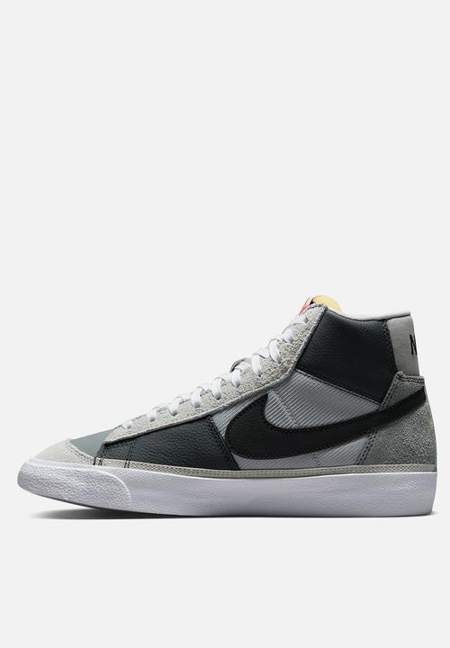 Nike - Blazer '77 remastered