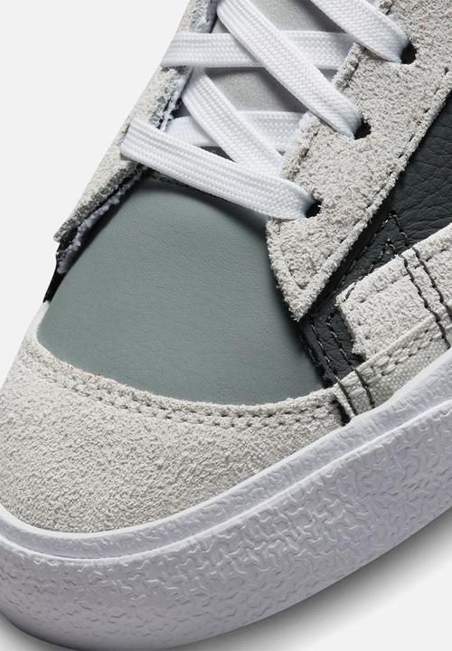 Nike - Blazer '77 remastered