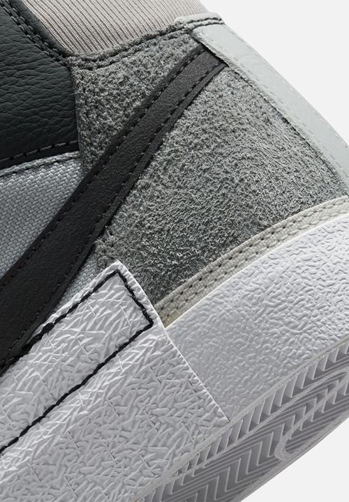 Nike - Blazer '77 remastered