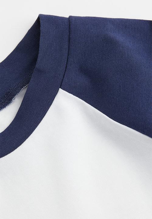 H&M - Cropped t-shirt - white/dark blue