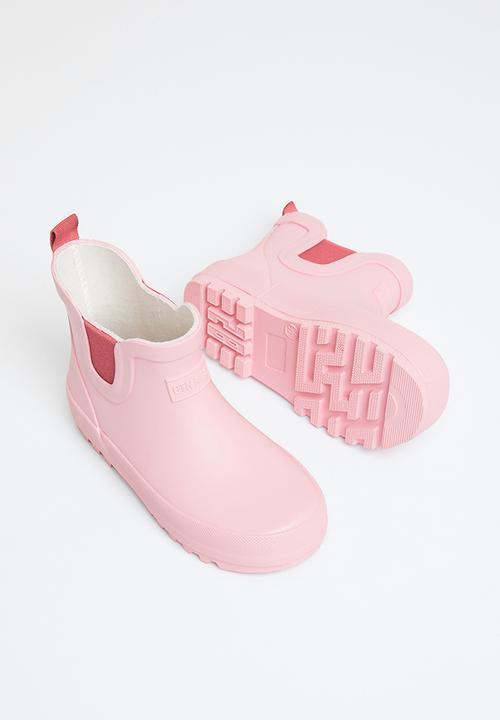 Cotton On - Rainy day gusset boot - marshmallow/very berry