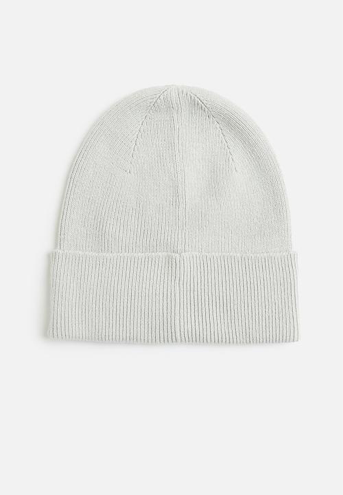 Calvin Klein - Essential knit beanie - cement