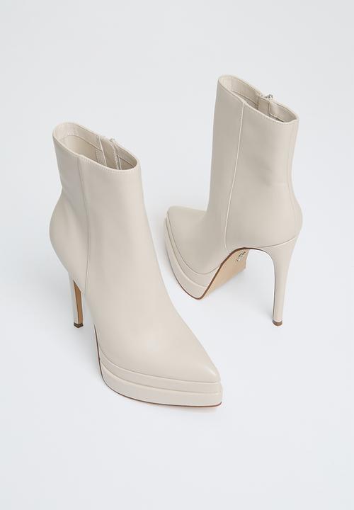 Steve Madden - Fyre boot - bone