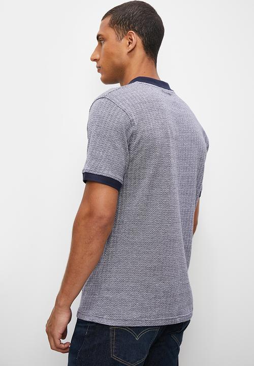 Lark & Crosse - Regular fit textured pattern golfer - navy