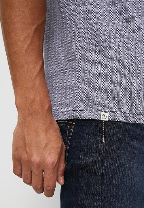 Lark & Crosse - Regular fit textured pattern golfer - navy