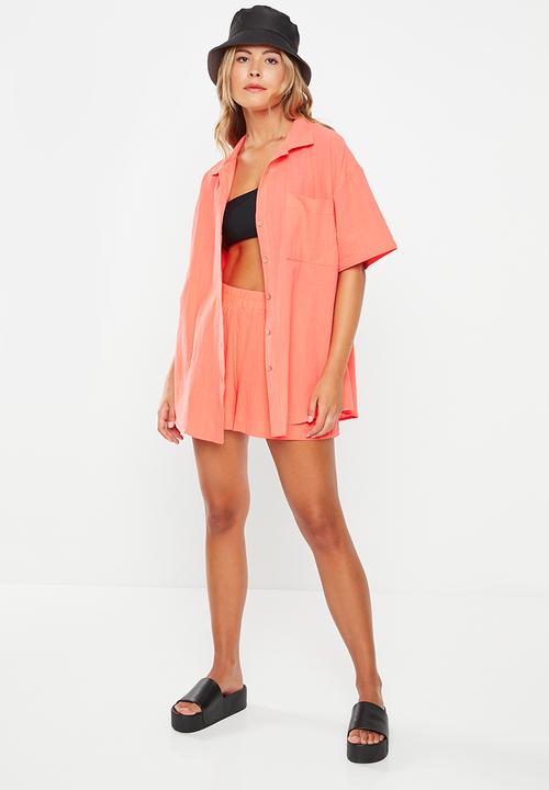 Cotton On - Short sleeve swing beach shirt - sugar coral