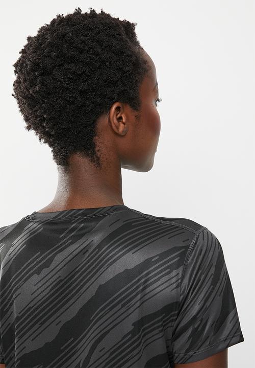 ASICS - Core all over print top - graphite grey & performance black