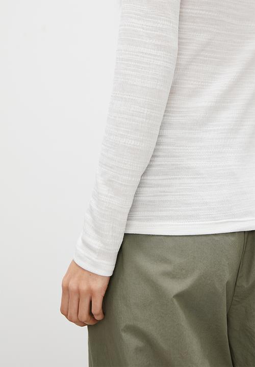 Blake - Keyhole cut n sew tee - white