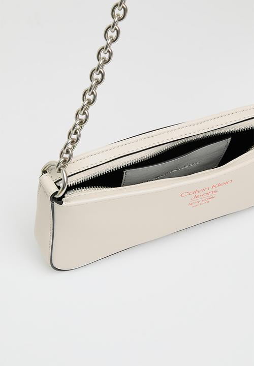 Calvin Klein - Sculpted shoulder po - eggshell