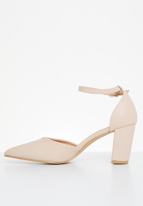 edit - Adley anklestrap block heel - natural