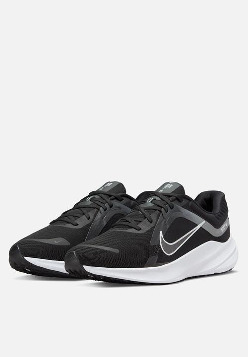 Nike - Quest 5