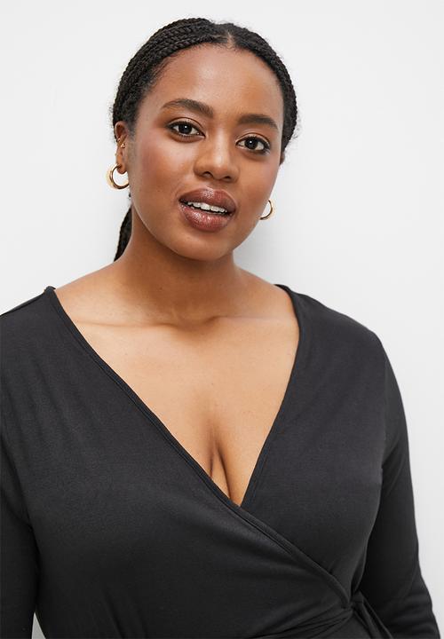 edit Plus - Wrap tee - black