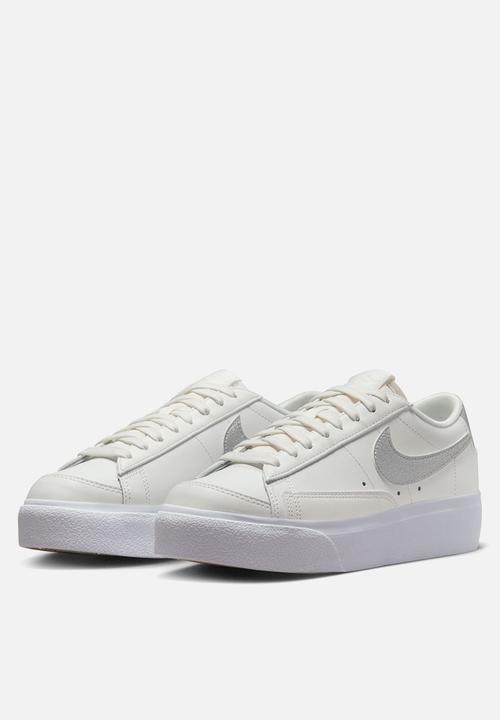 Nike - Nike Blazer Low Platform