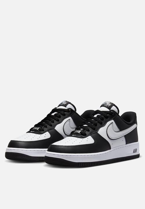 Nike - Air Force 1 '07