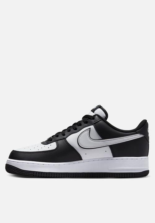 Nike - Air Force 1 '07