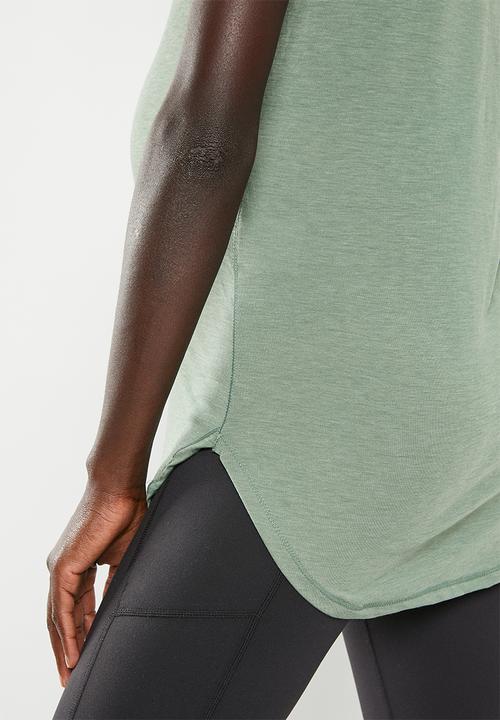 Cotton On - Maternity gym T-shirt - sage leaf