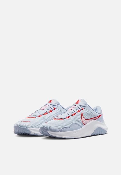 Nike - Nike Legend Essential 3 Next Nature