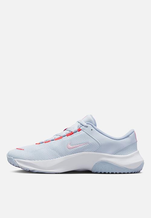 Nike - Nike Legend Essential 3 Next Nature