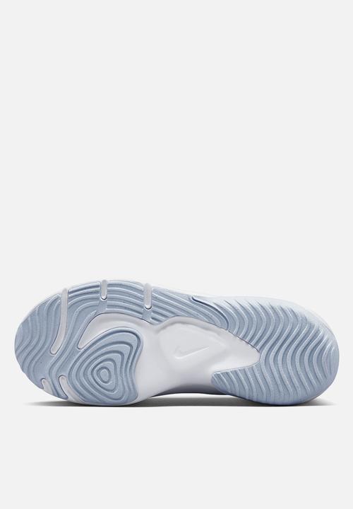 Nike - Nike Legend Essential 3 Next Nature