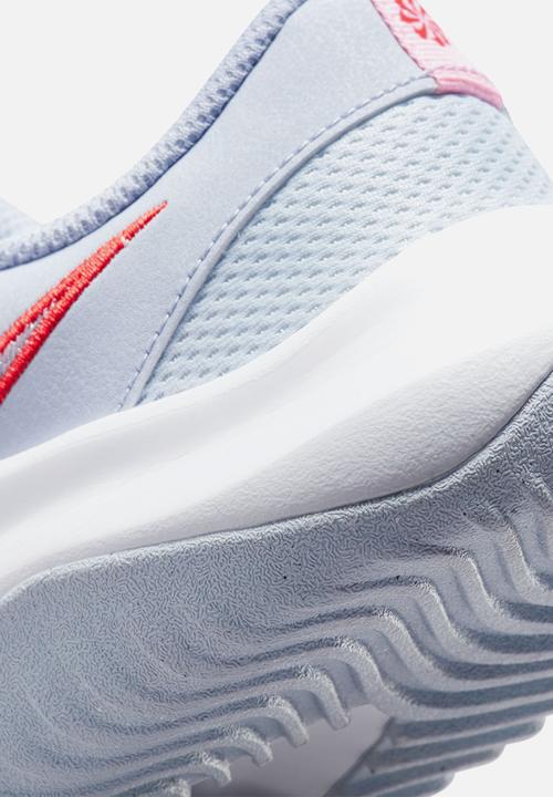 Nike - Nike Legend Essential 3 Next Nature