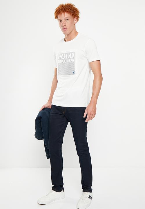 POLO - Men embossed block tee - white