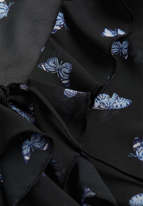 H&M - Flounce-trimmed chiffon blouse - black/butterflies