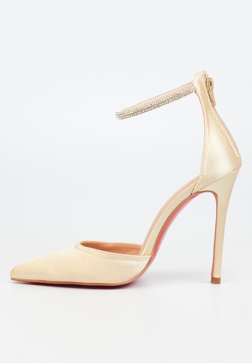 Miss Black - Lou 29 court heel - champagne