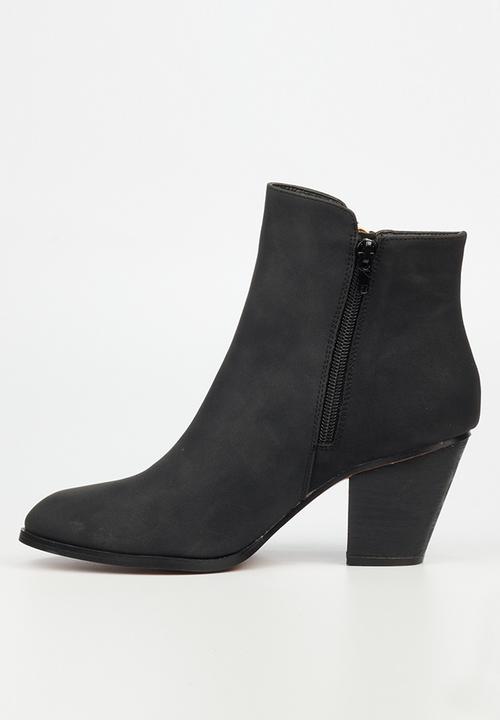 Butterfly Feet - Sandi 2 ankle boot - black