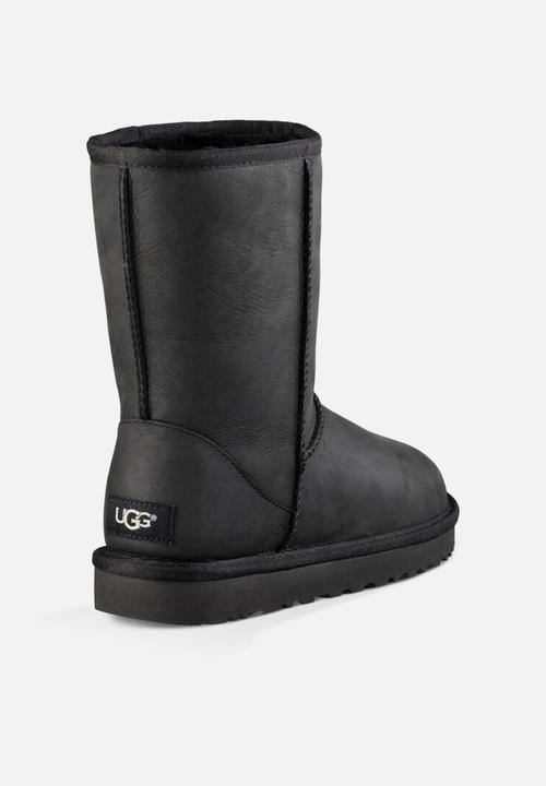UGG® - Classic short leather - black
