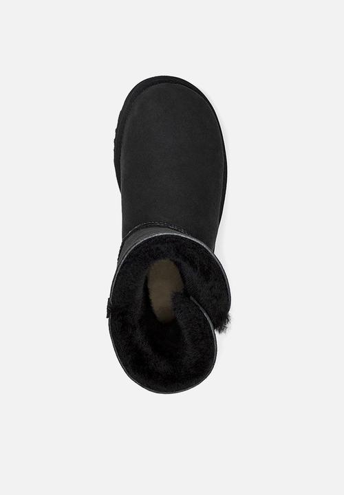 UGG® - Bailey zip short - black