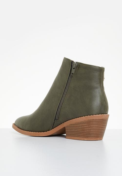 Butterfly Feet - Coraline 3 ankle boot - olive