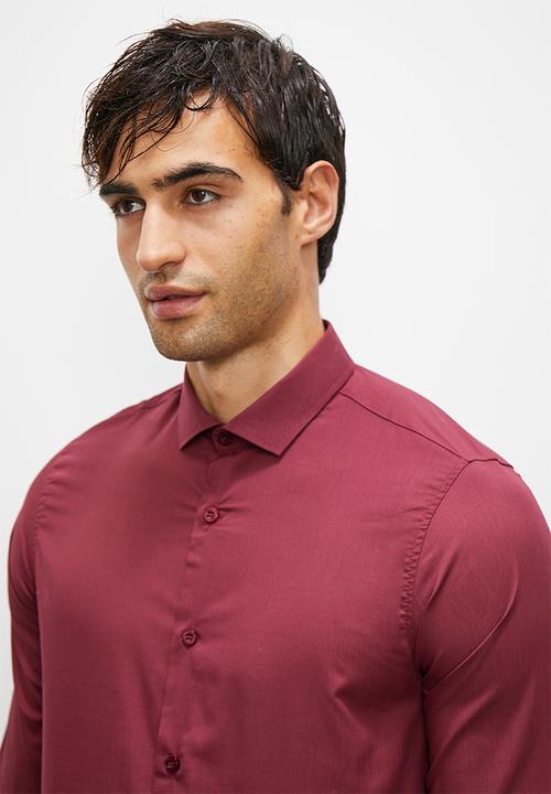 Superbalist - Easy care slim fit shirt - burgundy