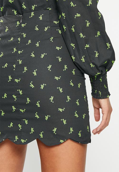 Glamorous - Scallop co-ord skirt - black lime flower