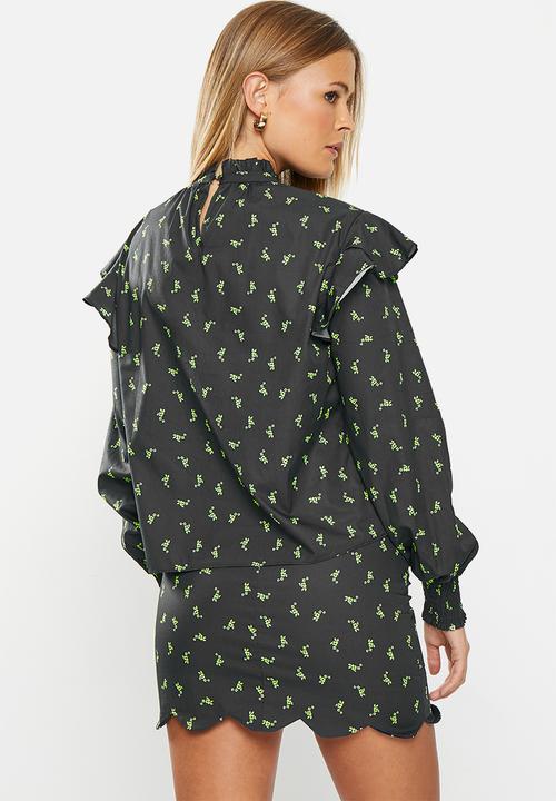 Glamorous - Ruffle shoulder co-ord blouse - black lime flower
