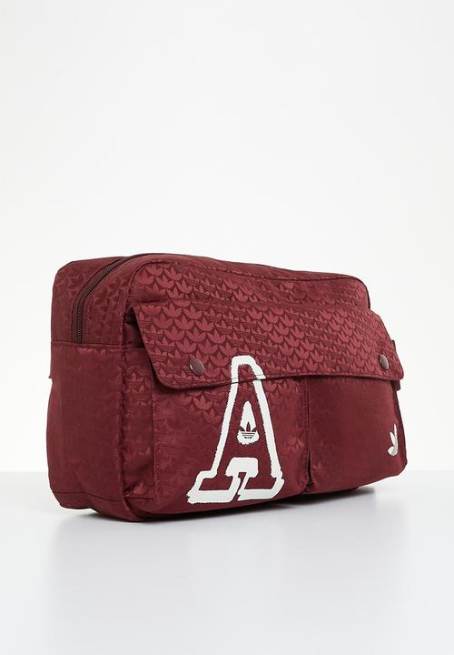 adidas Originals - Wb ltrefoil aop - shadow red