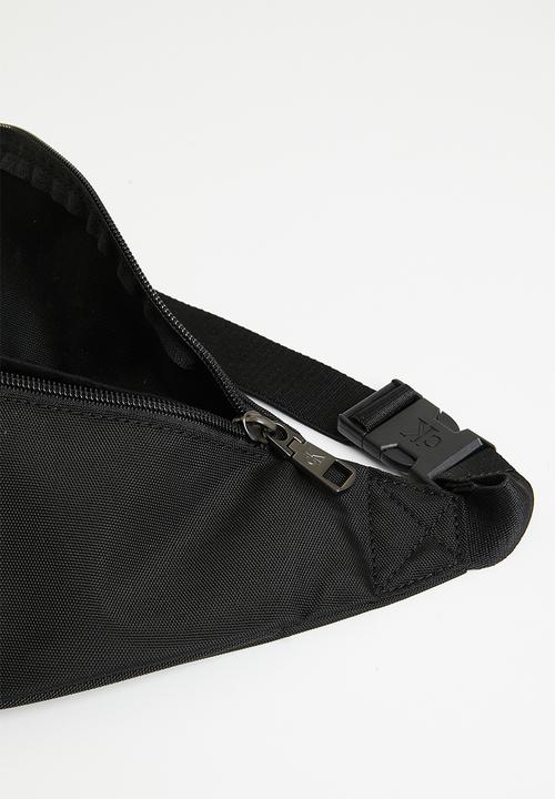 Calvin Klein - Sport essentials waist bag - black