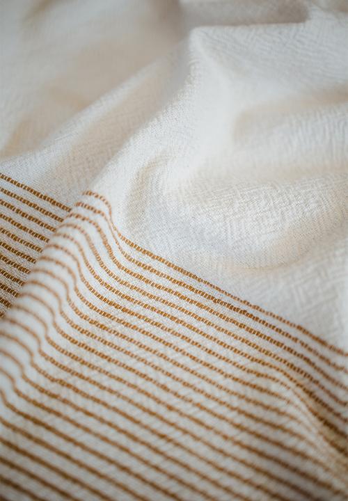 Ecru - Skaap throw - mustard