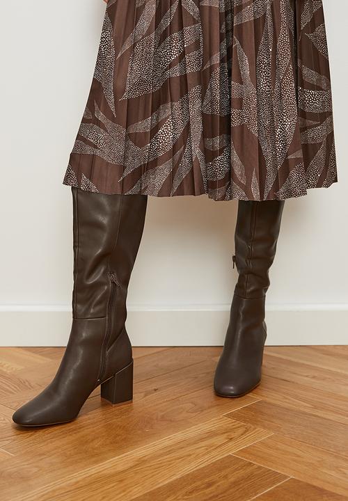 edit - Modaxi pleated skirt - large dotted leaf
