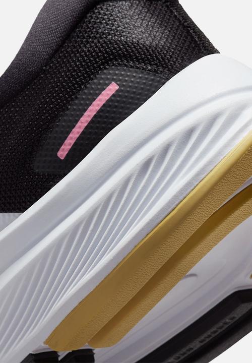 Nike - Nike Structure 24