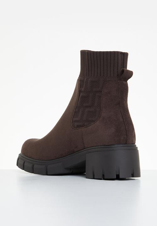 Butterfly Feet - Croyden 1 sock boot - chocolate