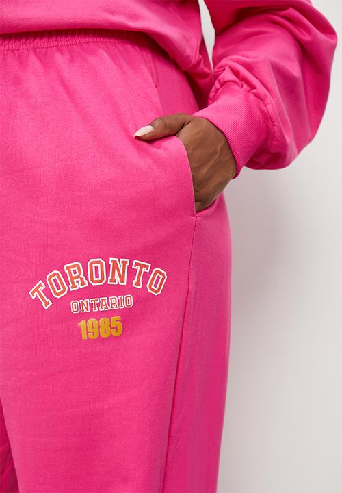 Blake - Graphic trackpants - cerise