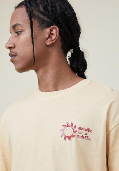 Cotton On - Smiley loose fit t-shirt - lcn smi sunbleach/sunny smile 