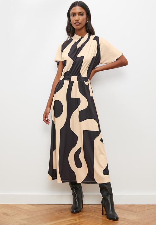 edit - Extend sleeve fit and flare midi dress - abstract