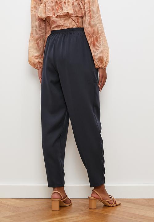 edit - Classic tapered trouser - ink