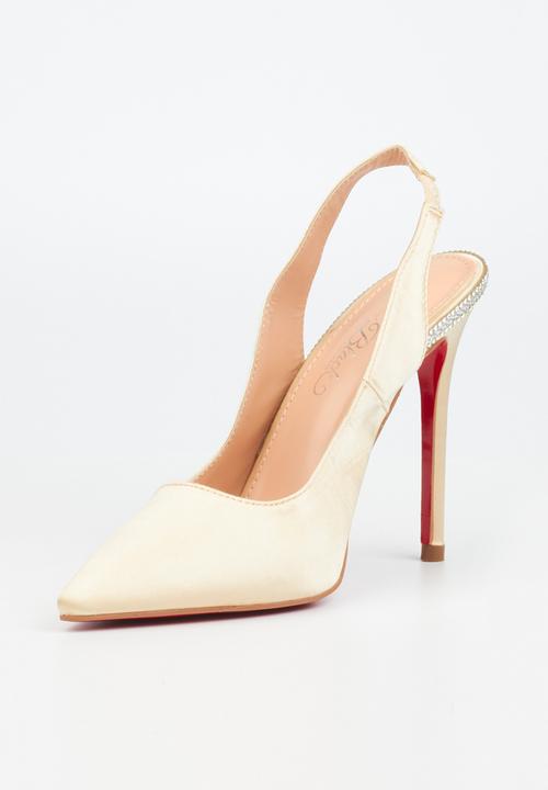 Miss Black - Lou 31 court heel - champagne