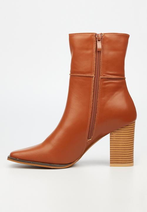 Miss Black - Ria 1 mid calf boot - tan