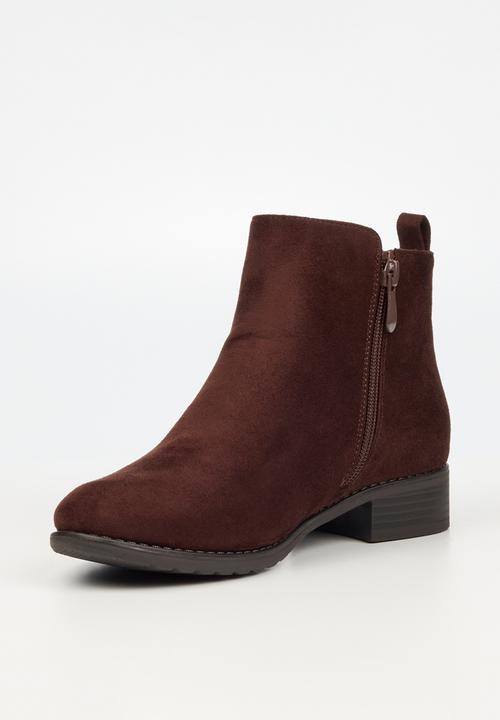 Butterfly Feet - Huda 7 ankle boot - choc
