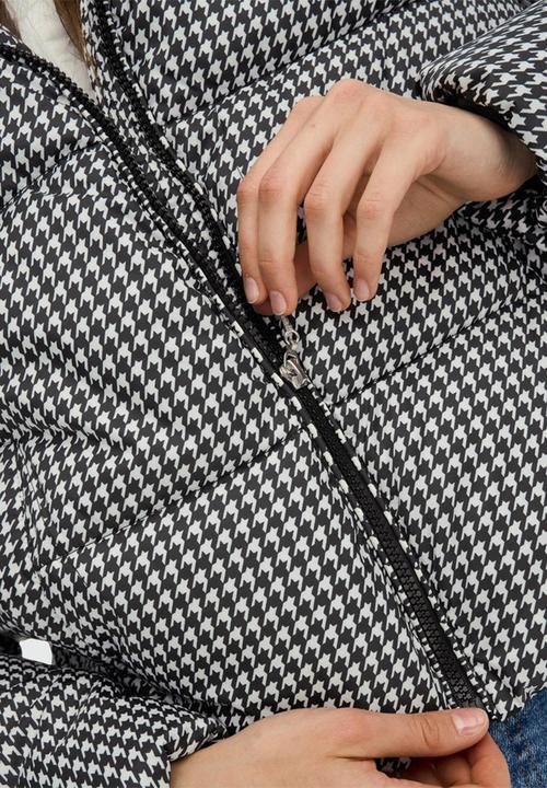 ONLY - Tabitta check short puffer  - black
