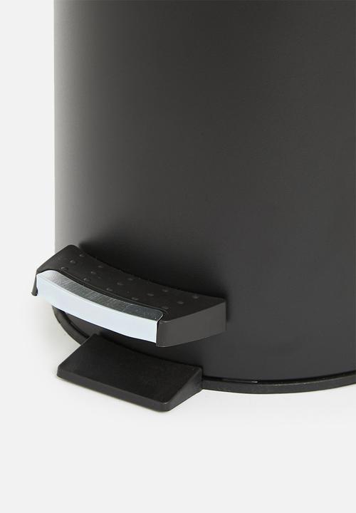 Bathroom Solutions - 3l pedal bin - black